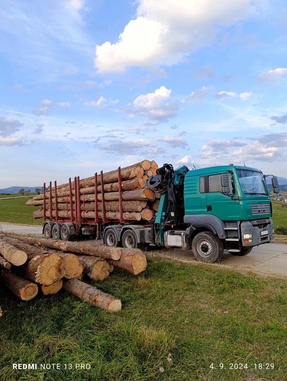 WOOD-WAY TRANS s.r.o. - Preprava dreva kamiónom MAN so žeriavom, doprava guľatiny